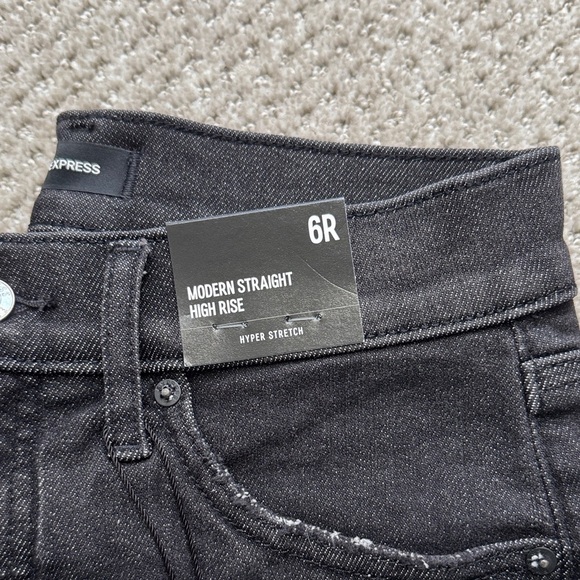 Express NWT - Modern Straight High Rise Hyper Stretch Jeans - Size 6R - Picture 11 of 16